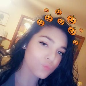 Meet your Posher, Caroline